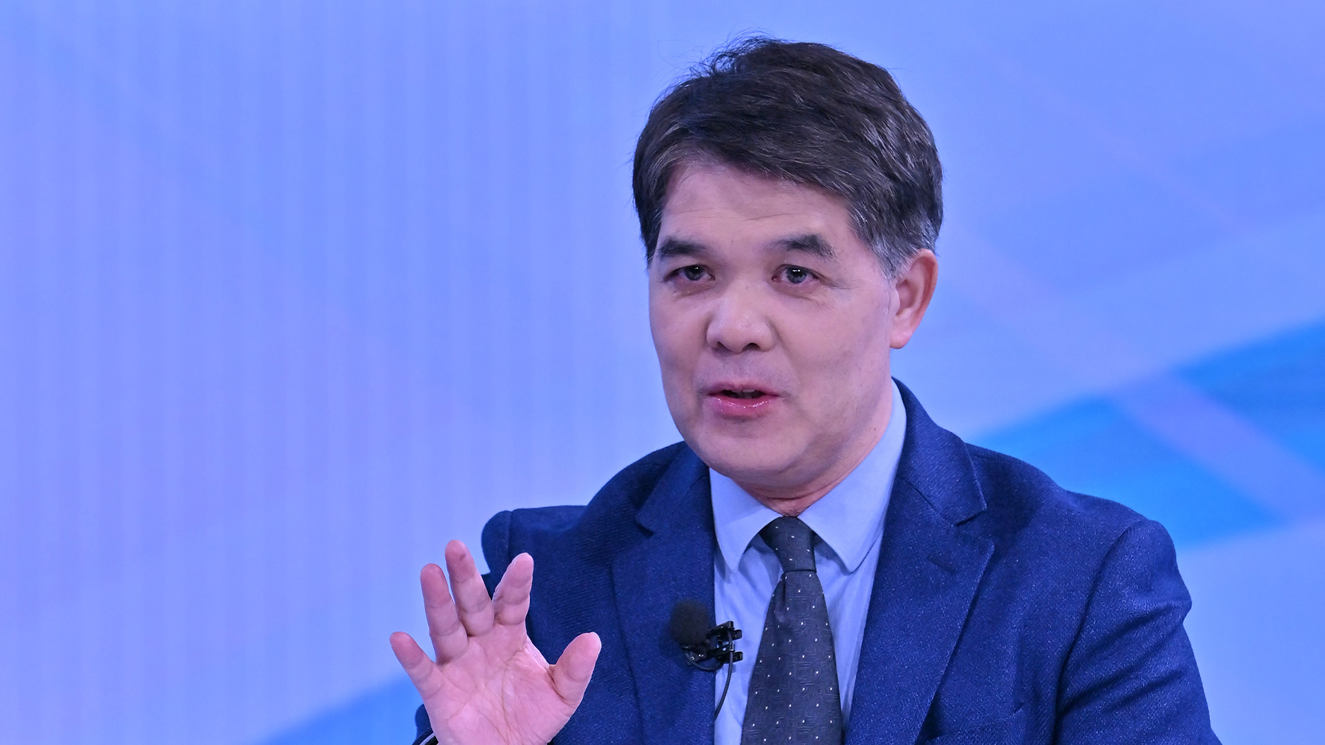 “十五五”规划纲要既登高望远又脚踏实地