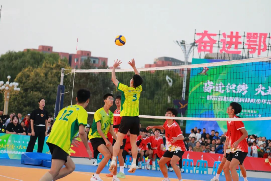 鄂尔多斯草原村排青少年排球邀请赛开赛