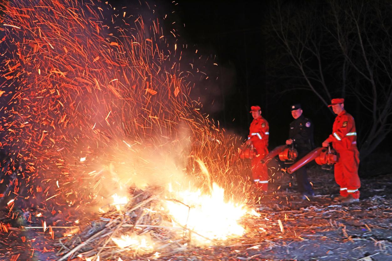 内蒙古扎兰屯：春季防火演练 守护绿色家园