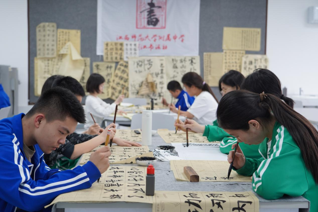 “健康第一”在这所学校落地见效