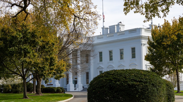 特朗普：泽连斯基必须“行动起来”同俄罗斯达成协议